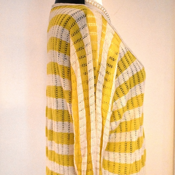 About a Girl Yellow Stripe Sweater L - Picture 4 of 4